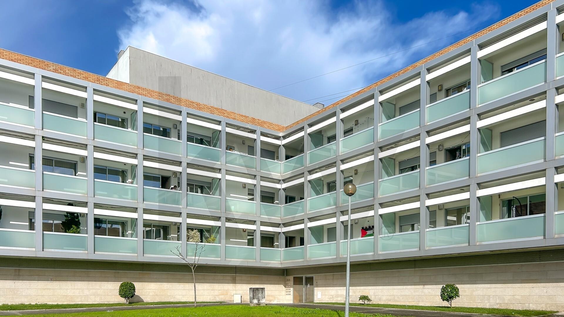 Apartamento T4 à Venda em Maia - Portugal - 2