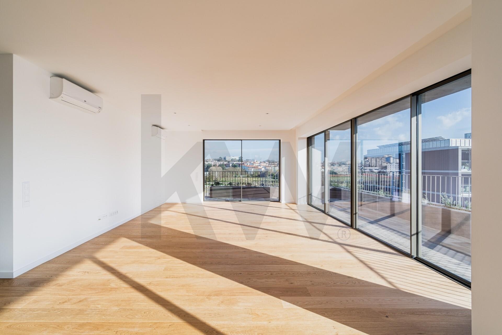 Apartamento T4 à Venda em Matosinhos - Porto - Portugal - 2