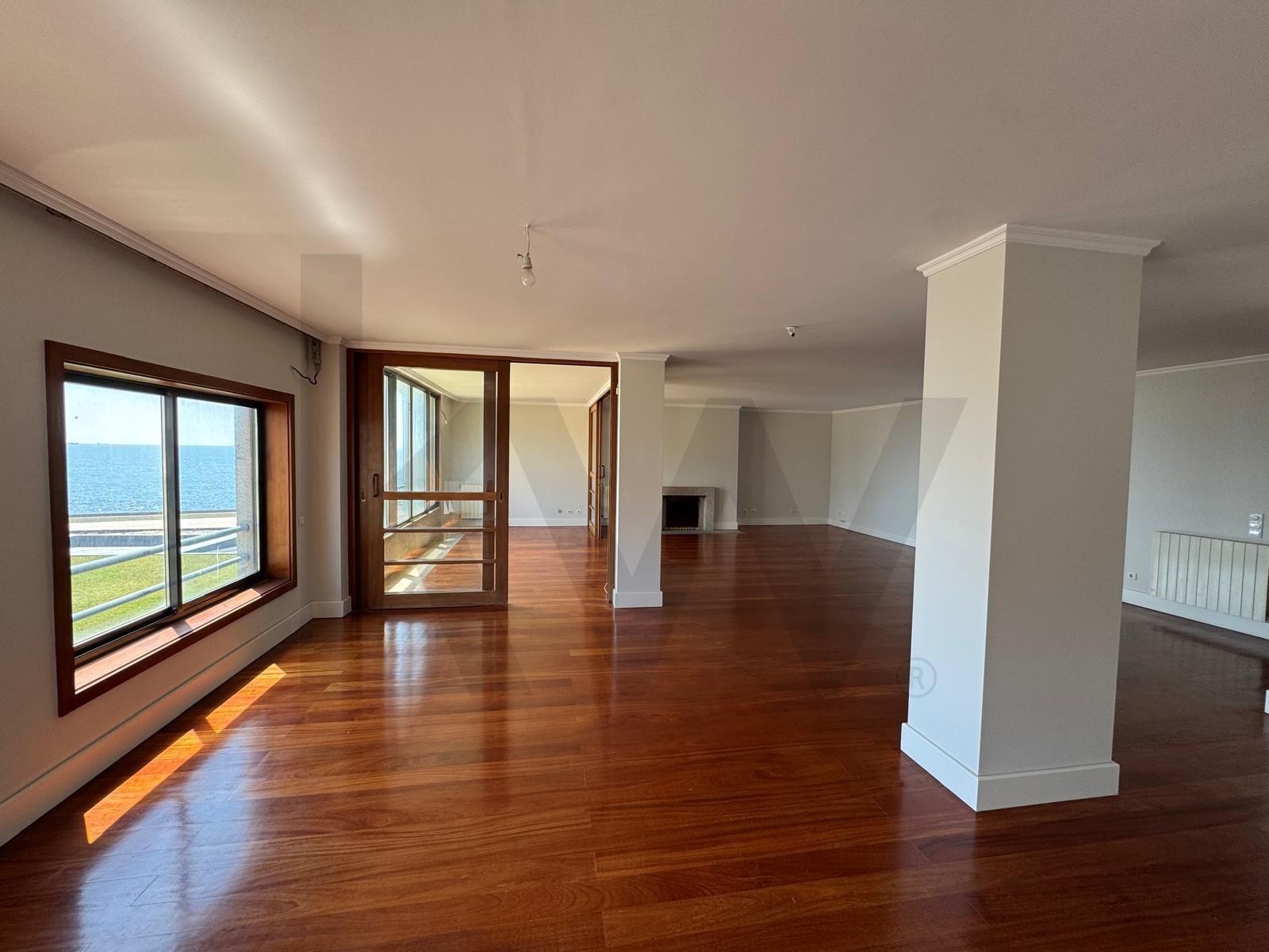 4 Bedroom Home for Sale in Matosinhos - Porto - Portugal - 1