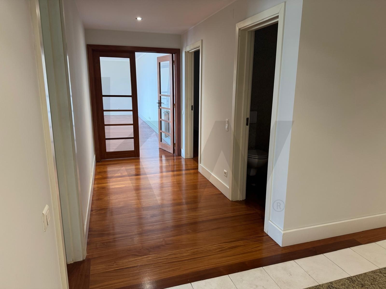 4 Bedroom Home for Sale in Matosinhos - Porto - Portugal - 4