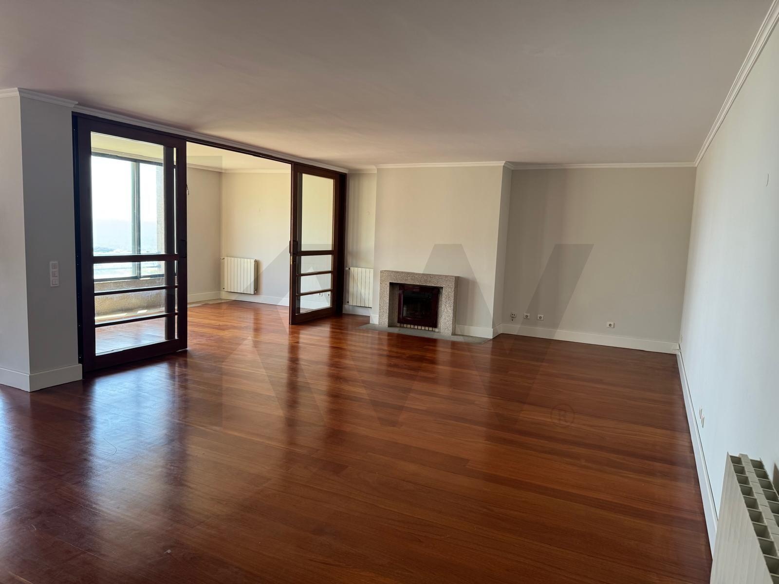 4 Bedroom Home for Sale in Matosinhos - Porto - Portugal - 6