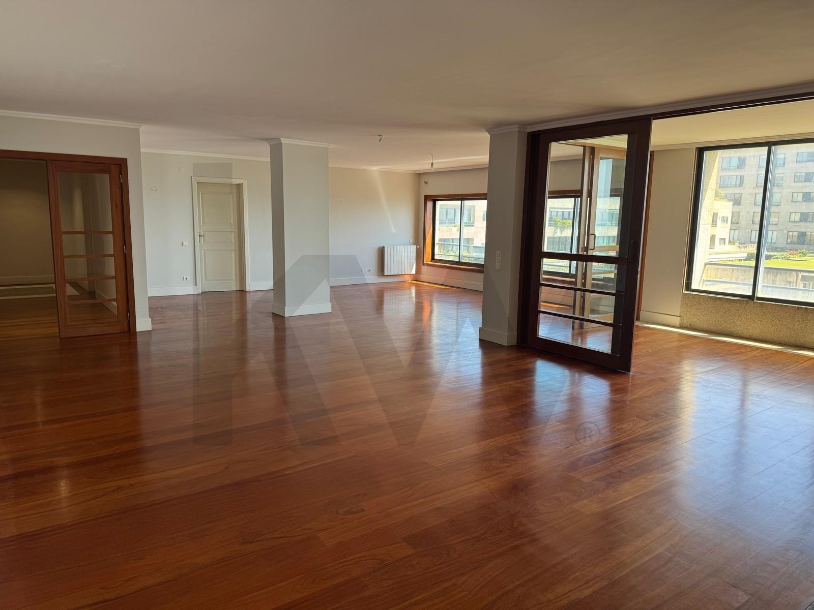4 Bedroom Home for Sale in Matosinhos - Porto - Portugal - 7