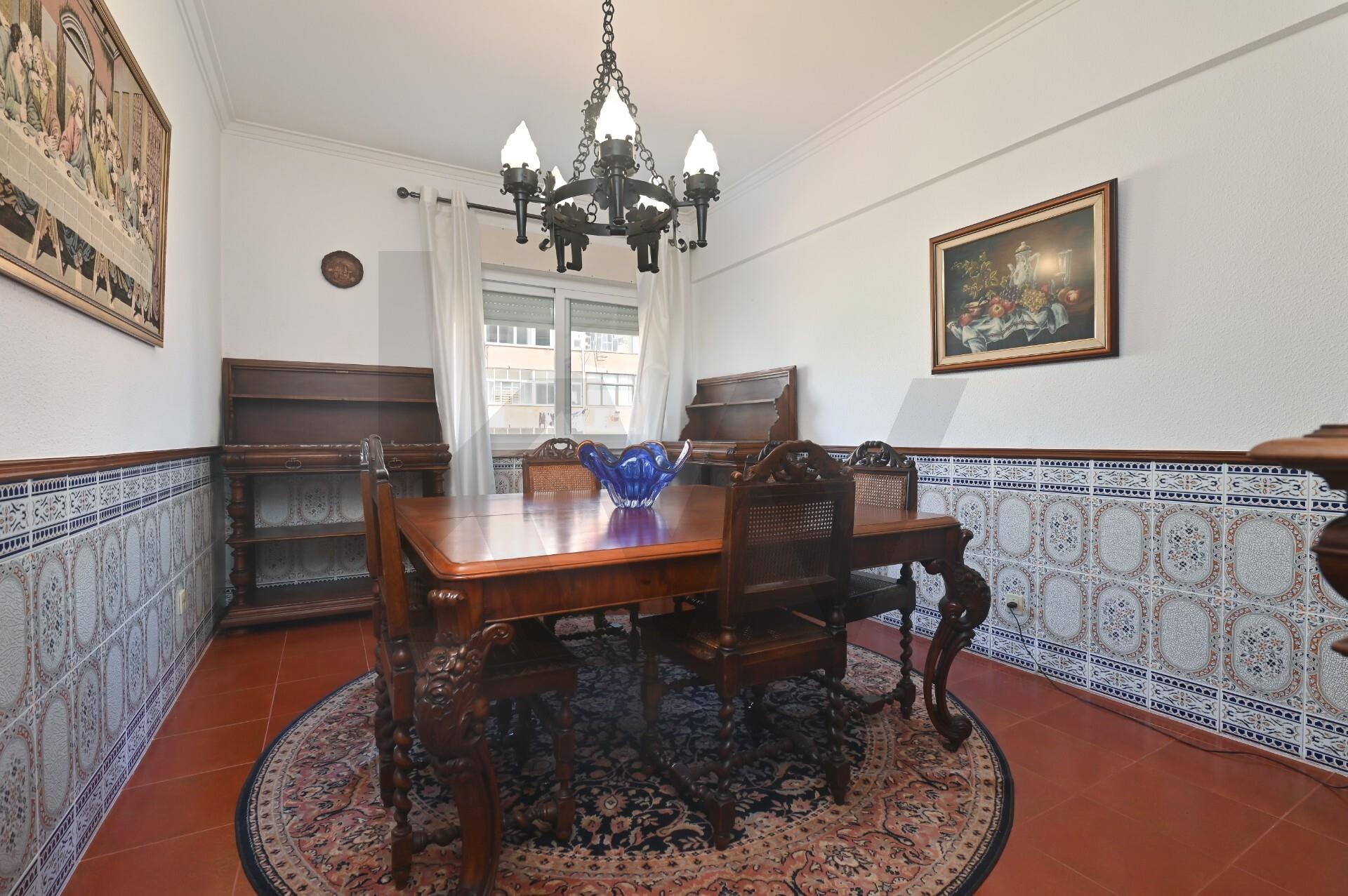 Apartamento T4 à Venda em Mem Martins - Lisboa - Portugal - 5