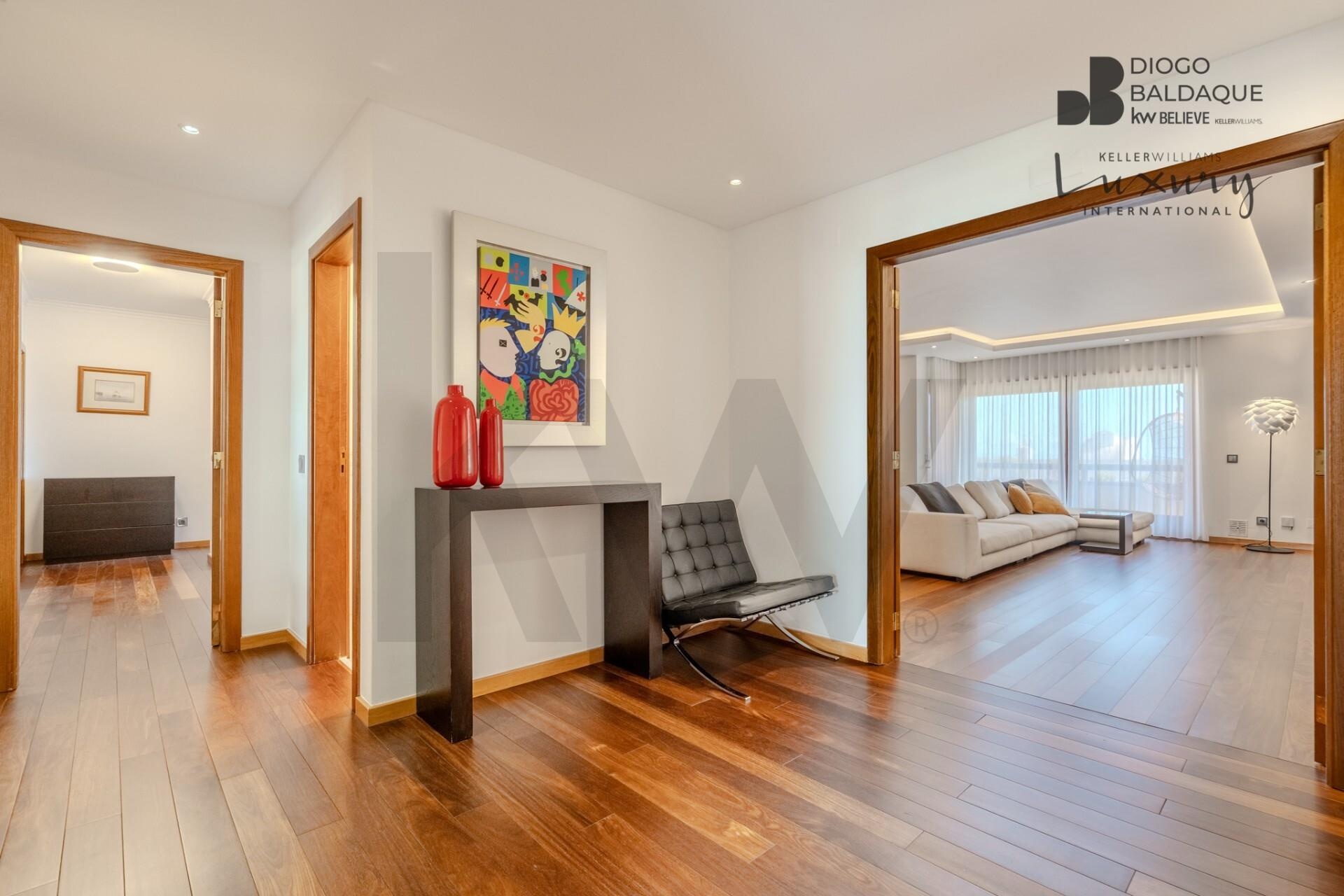 Apartamento T4 à Venda em Oeiras - Lisboa - Portugal - 8