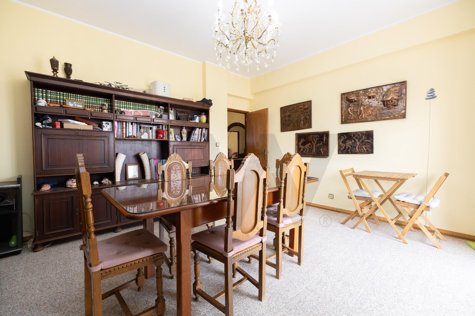 Apartamento T4 à Venda em Oeiras - Lisboa - Portugal - 1