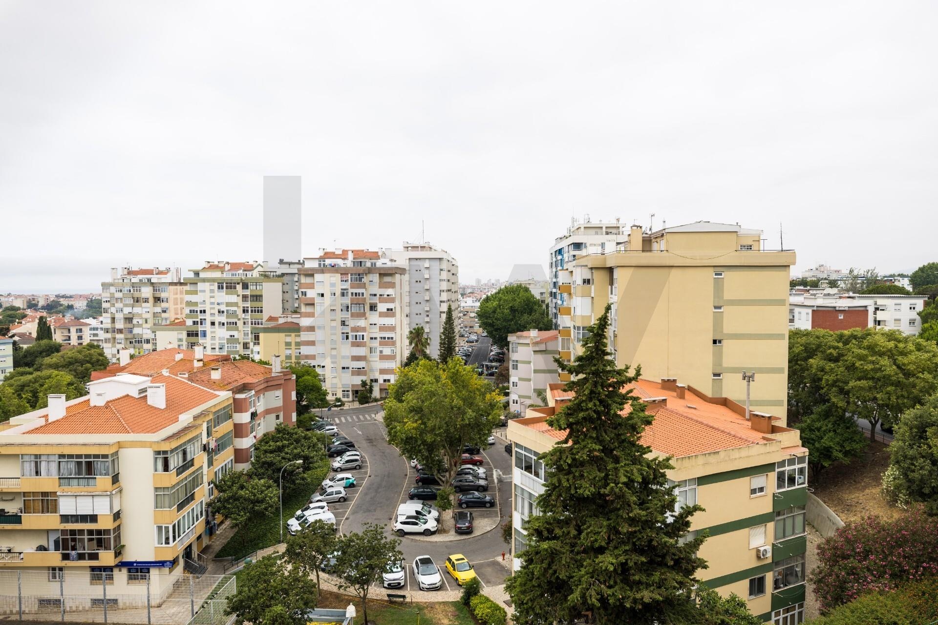 Apartamento T4 à Venda em Oeiras - Lisboa - Portugal - 4