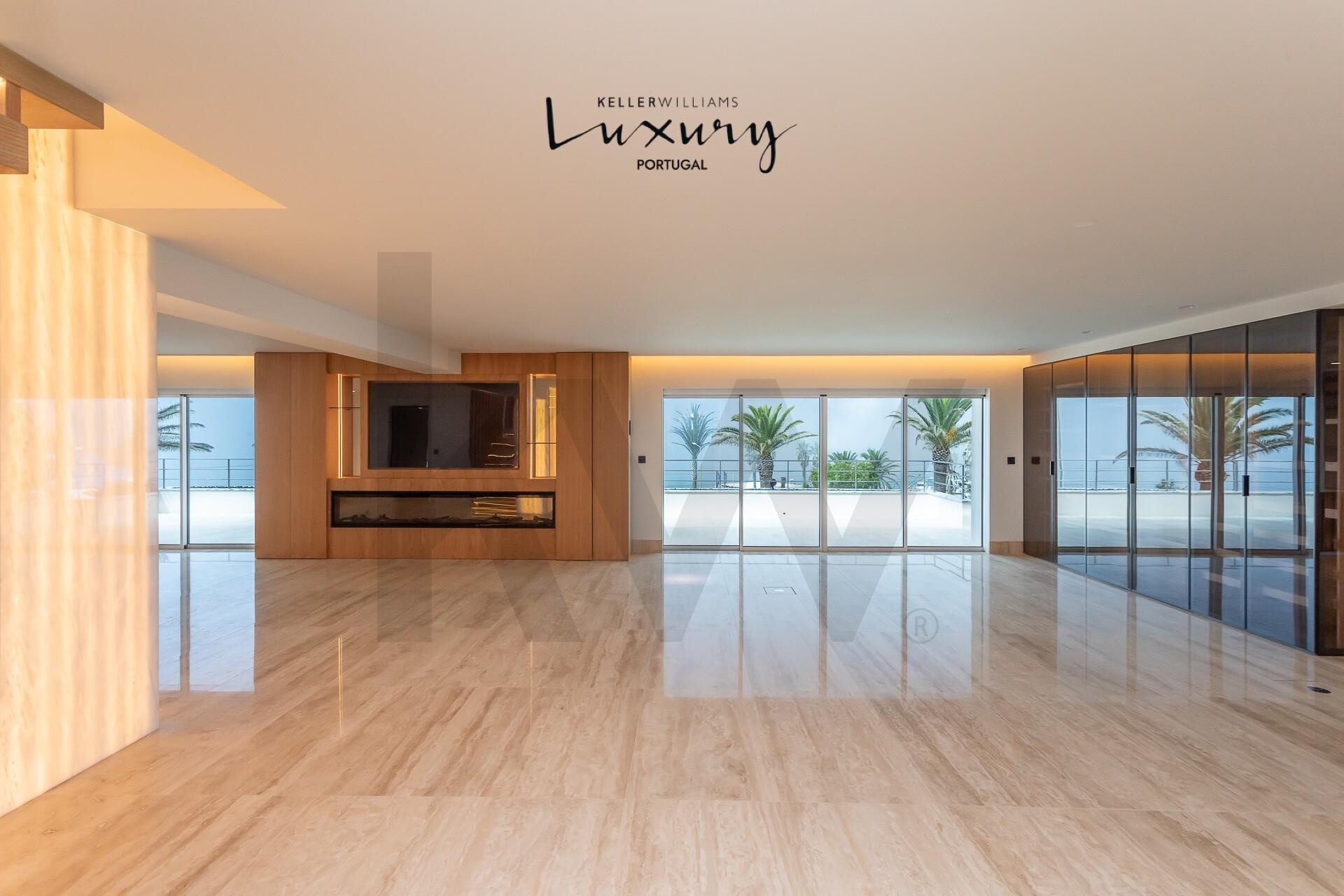 Apartamento T4 à Venda em Parede - Lisboa - Portugal - 1