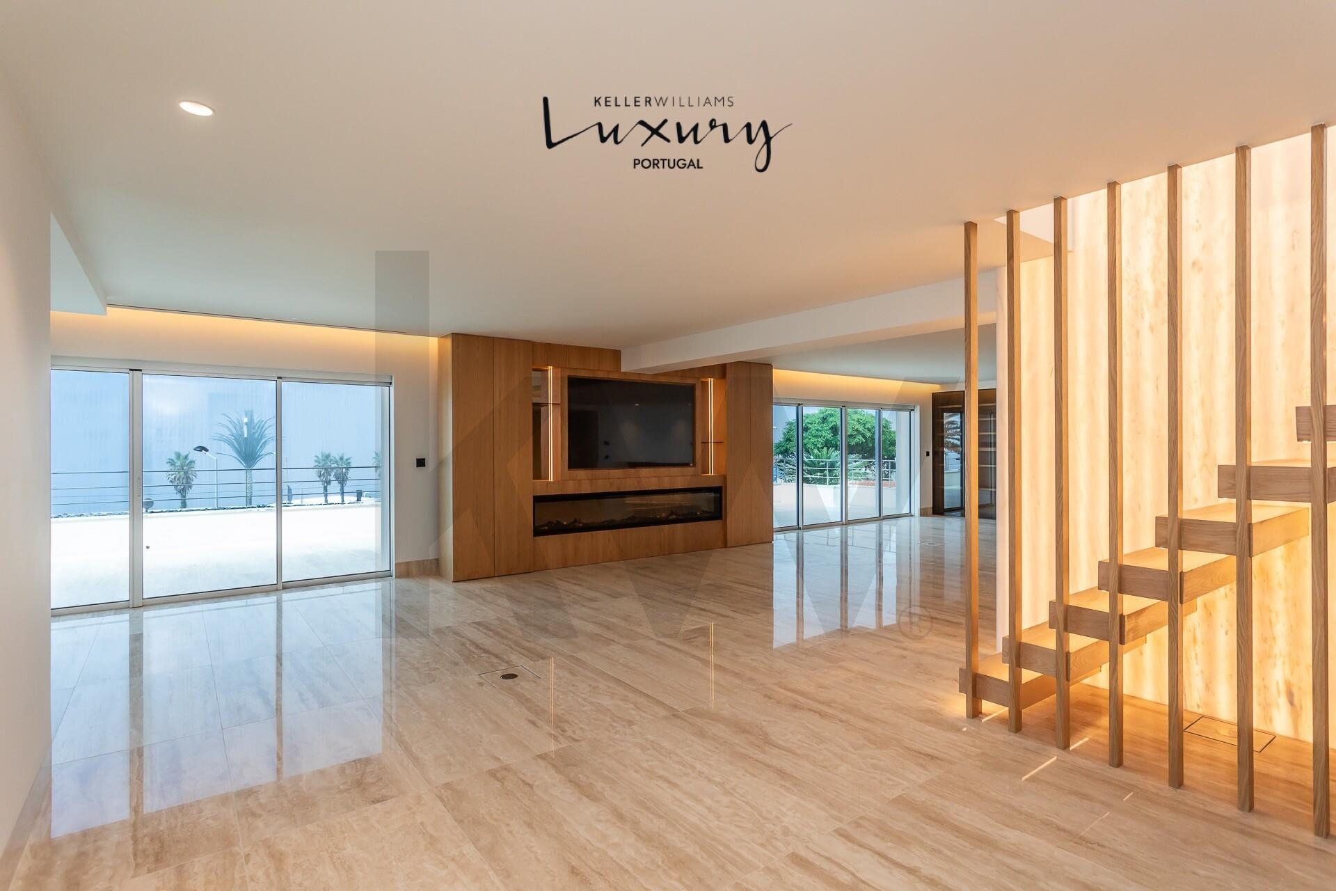 Apartamento T4 à Venda em Parede - Lisboa - Portugal - 4