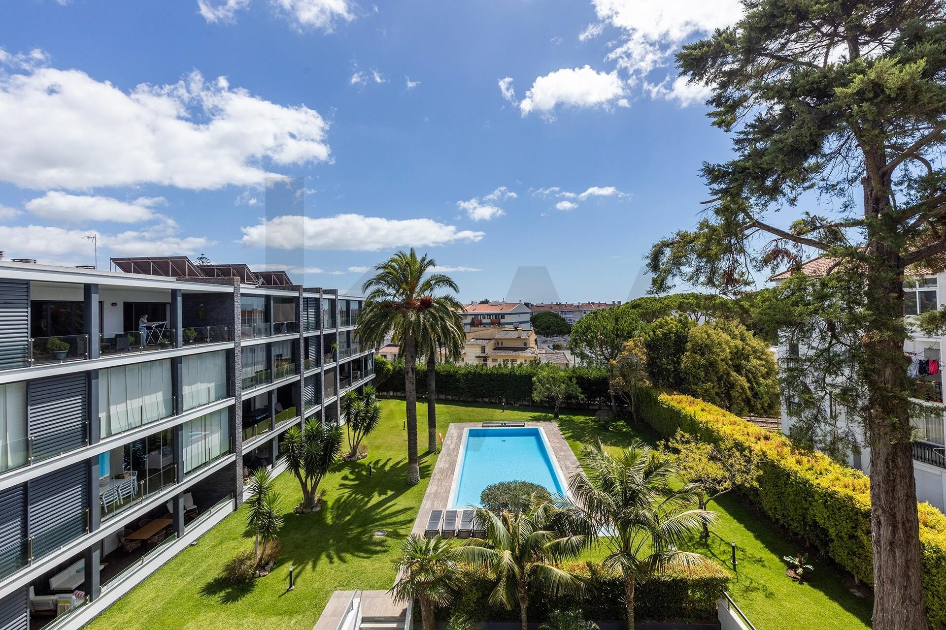Apartamento T4 à Venda em Parede - Lisboa - Portugal - 1