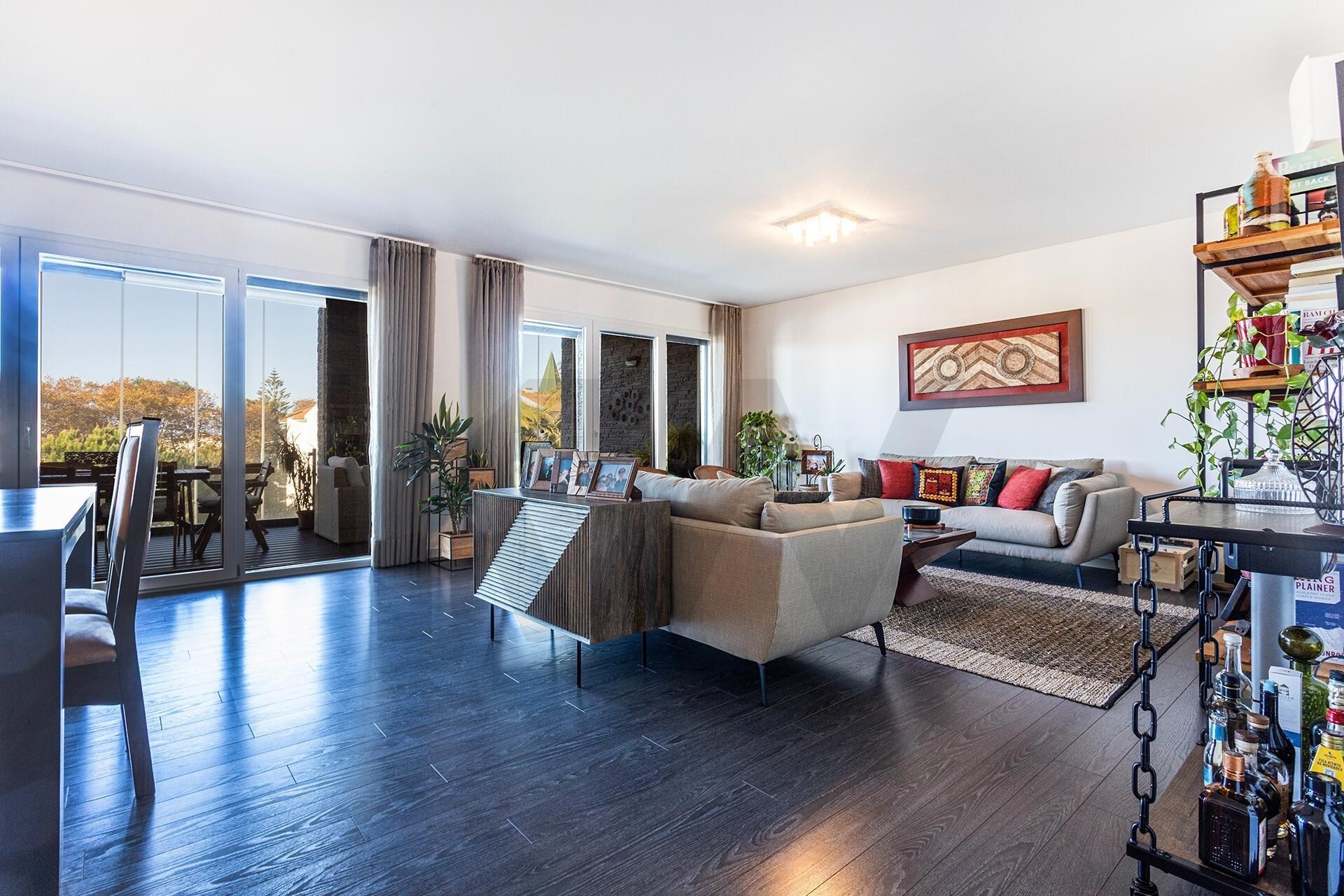 Apartamento T4 à Venda em Parede - Lisboa - Portugal - 1