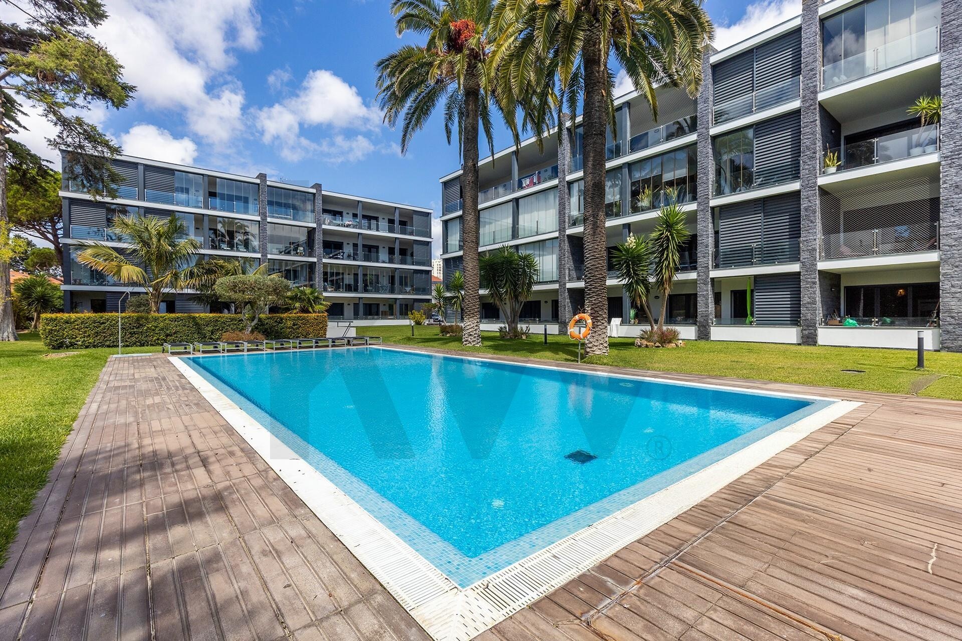 Apartamento T4 à Venda em Parede - Lisboa - Portugal - 2
