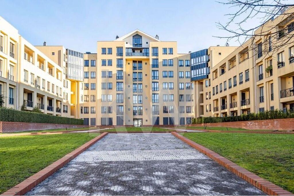 Apartamento T4 à Venda em Porto - Portugal - 2