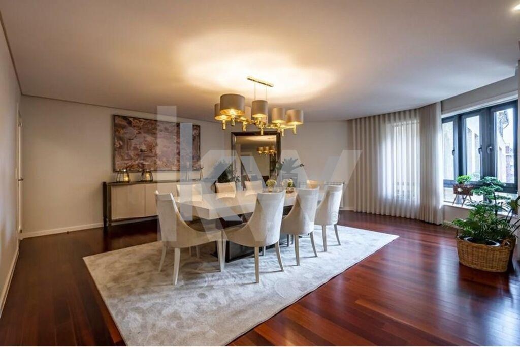Apartamento T4 à Venda em Porto - Portugal - 5