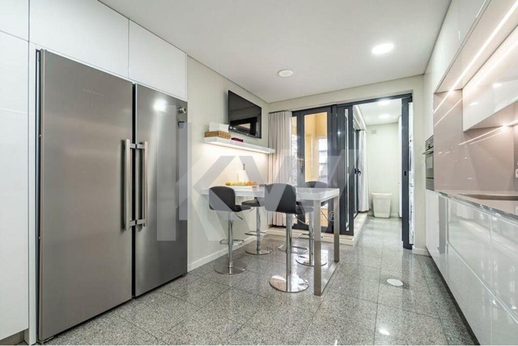 Apartamento T4 à Venda em Porto - Portugal - 6