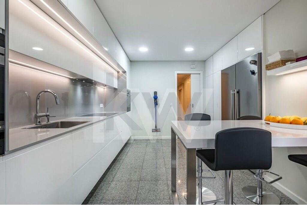 Apartamento T4 à Venda em Porto - Portugal - 7