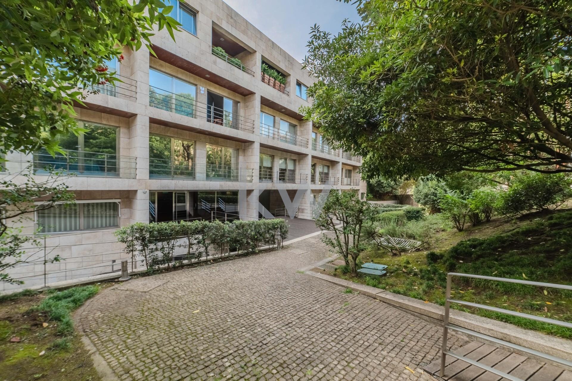 Apartamento T4 à Venda em Porto - Portugal - 3