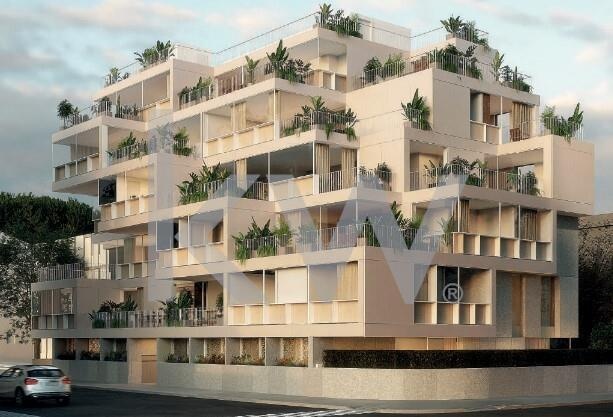 Apartamento T4 na Planta à Venda em Porto - Portugal - 1