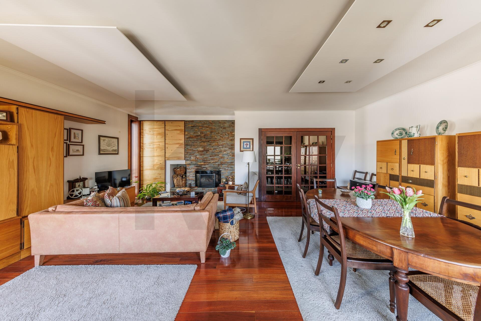 Apartamento T4 à Venda em Porto - Portugal - 1