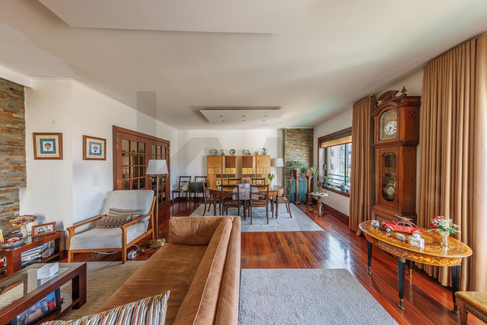 Apartamento T4 à Venda em Porto - Portugal - 6