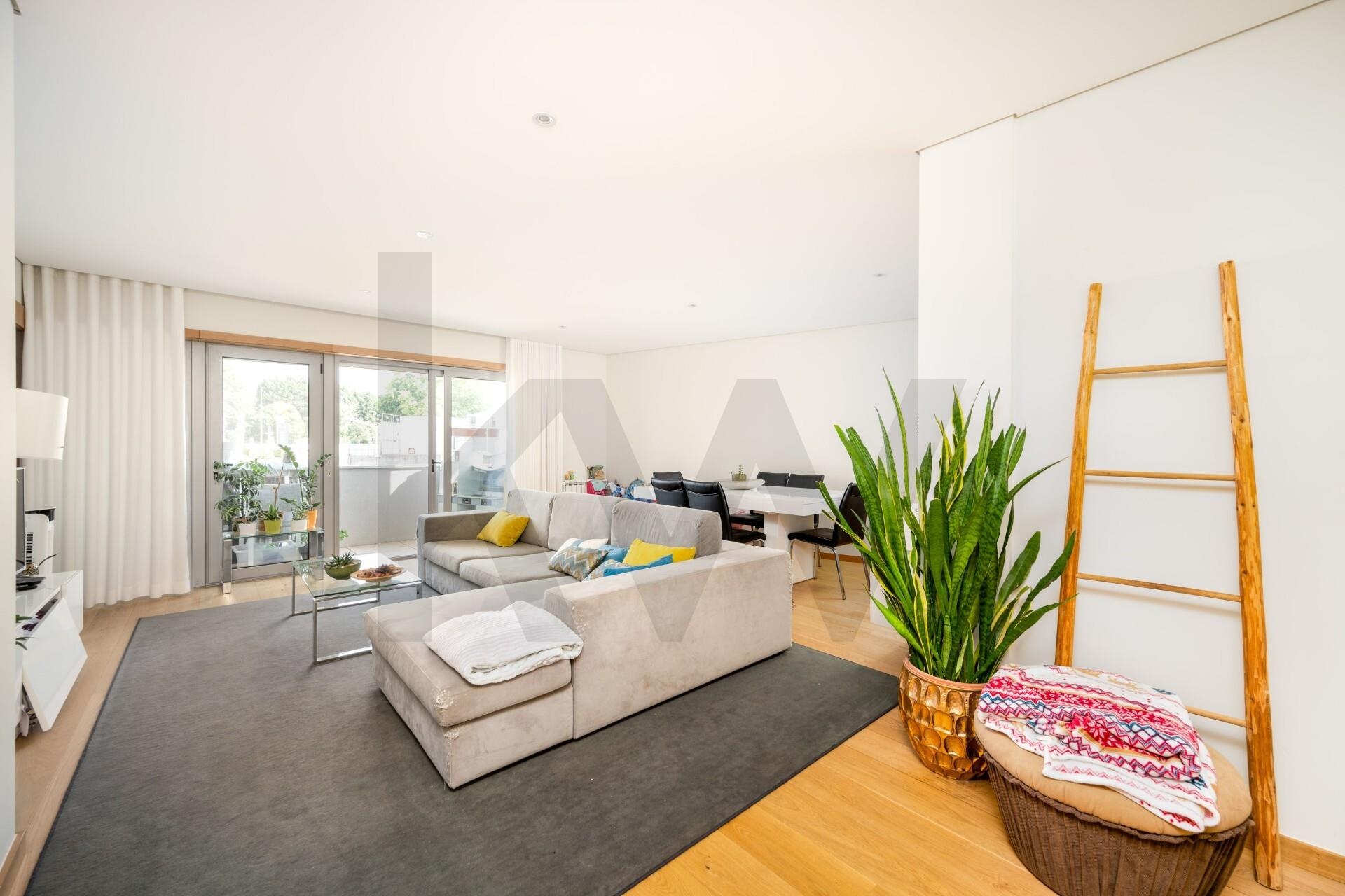 Apartamento T4 à Venda em Porto - Portugal - 1