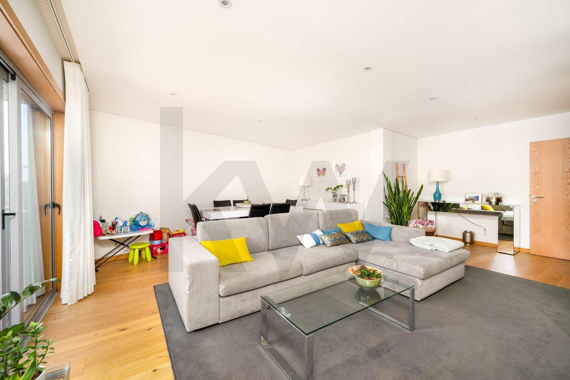 Apartamento T4 à Venda em Porto - Portugal - 2