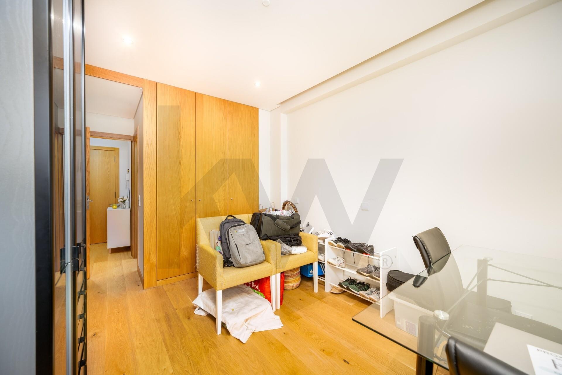 Apartamento T4 à Venda em Porto - Portugal - 4