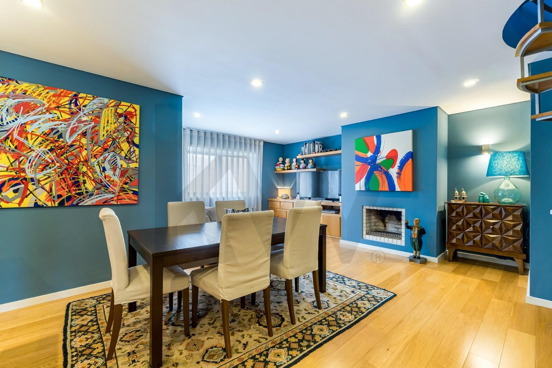 Apartamento T4 à Venda em Porto - Portugal - 1