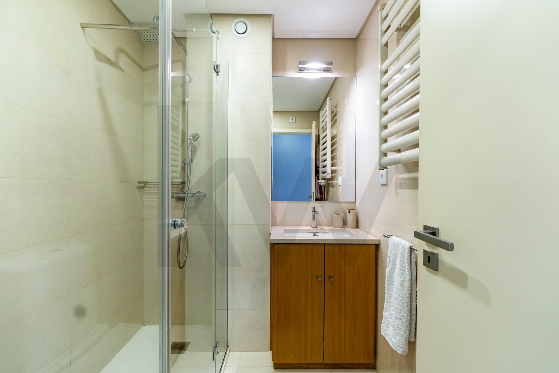 Apartamento T4 à Venda em Porto - Portugal - 7