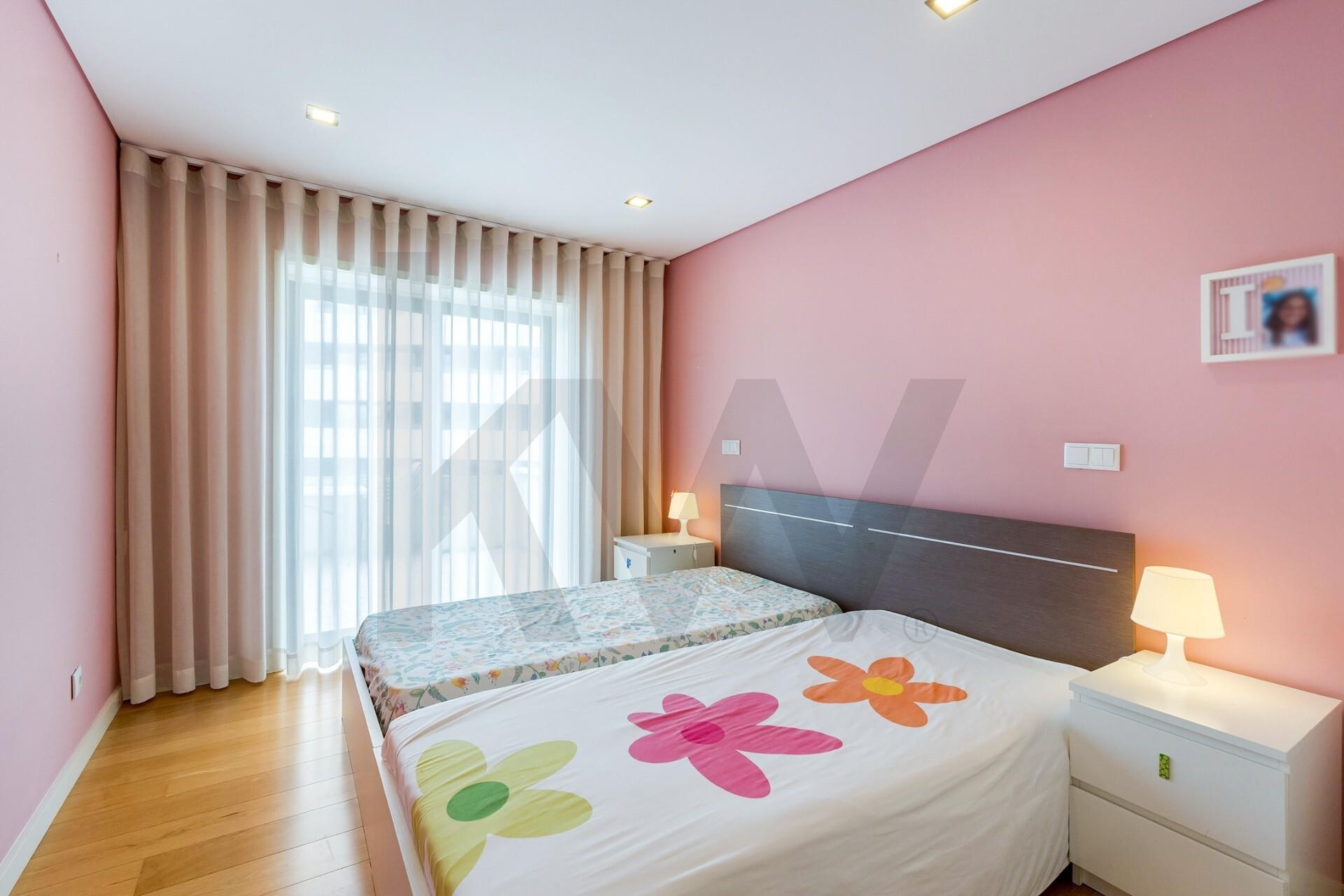 Apartamento T4 à Venda em Porto - Portugal - 8