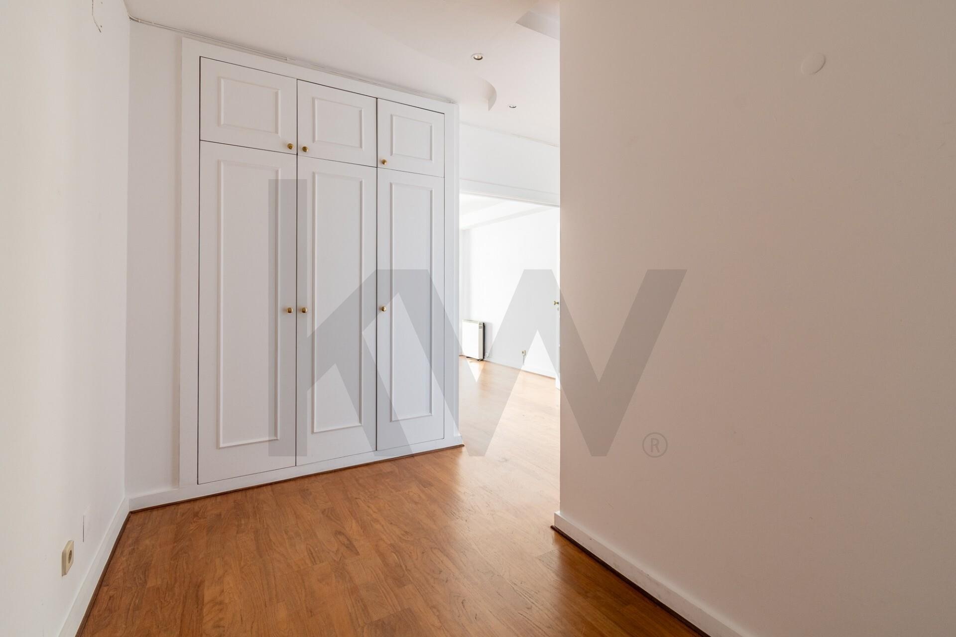 Apartamento T4 à Venda em Porto - Portugal - 5