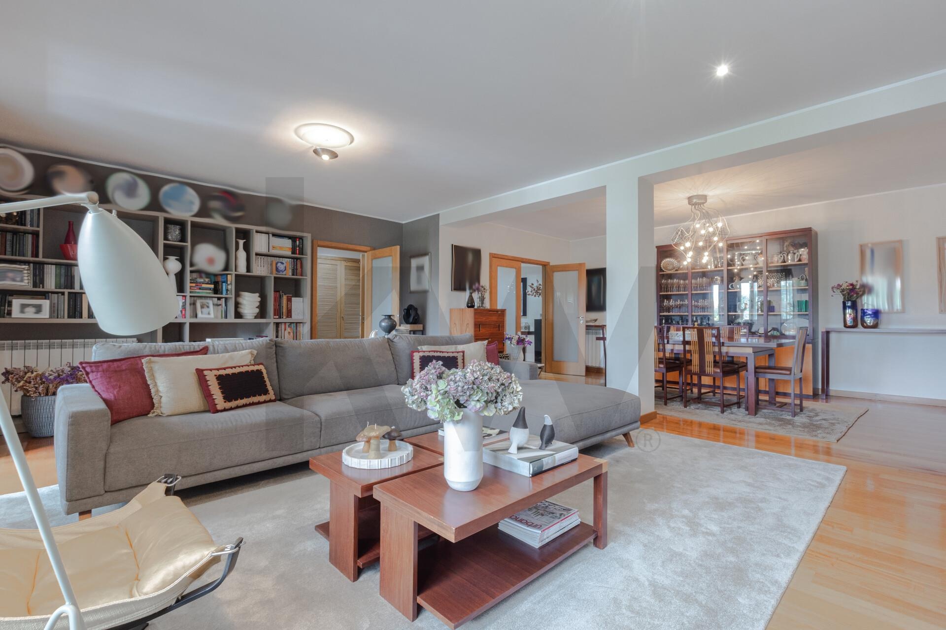 Apartamento T4 à Venda em Porto - Portugal - 1