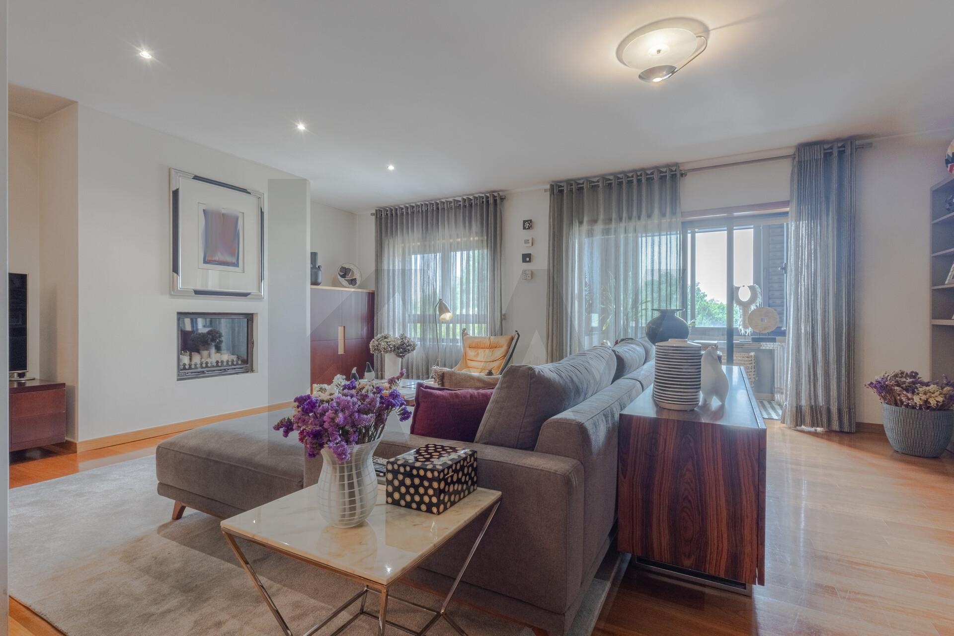 Apartamento T4 à Venda em Porto - Portugal - 2