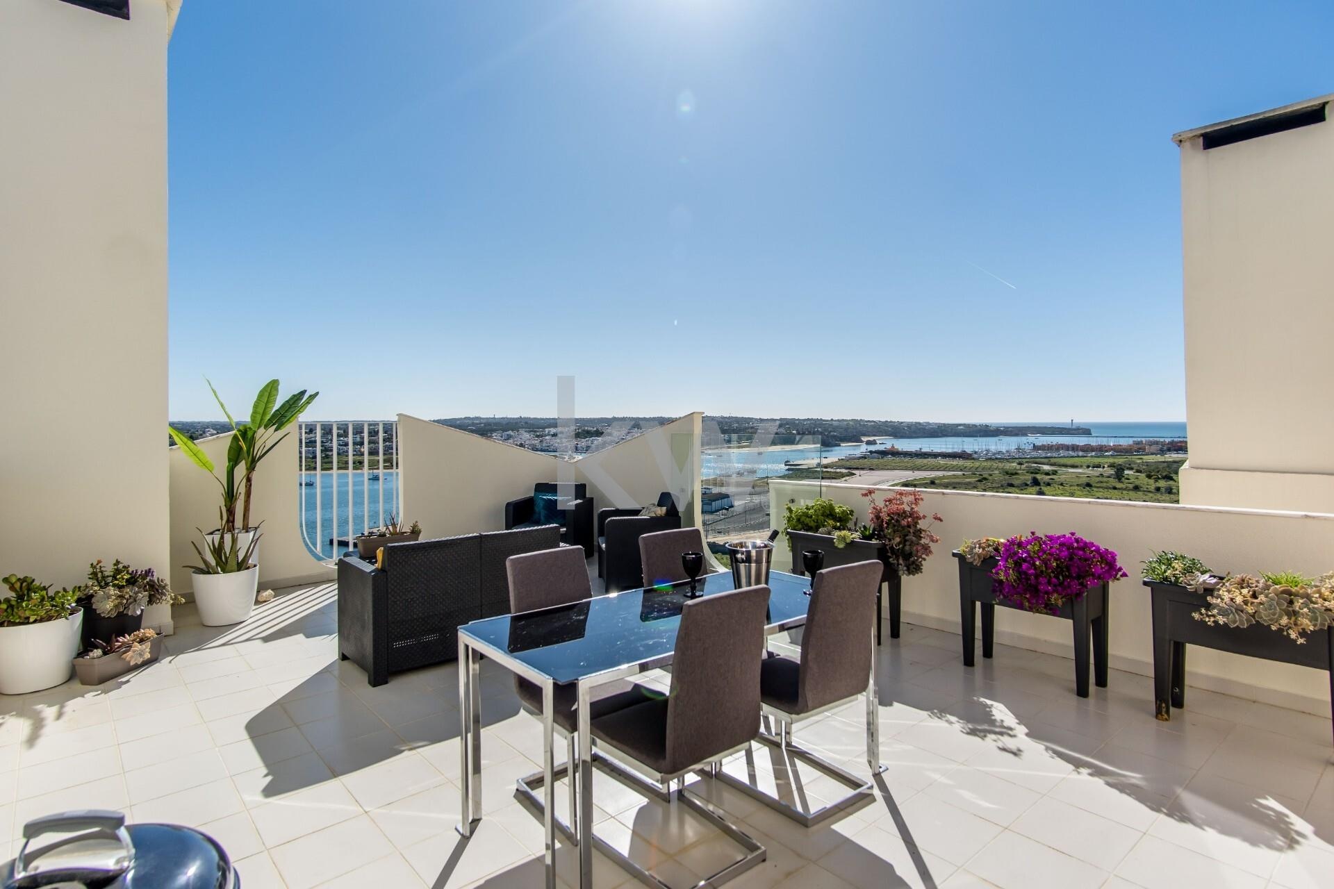 Apartamento T4 à Venda em Praia da Rocha - Portugal - 1