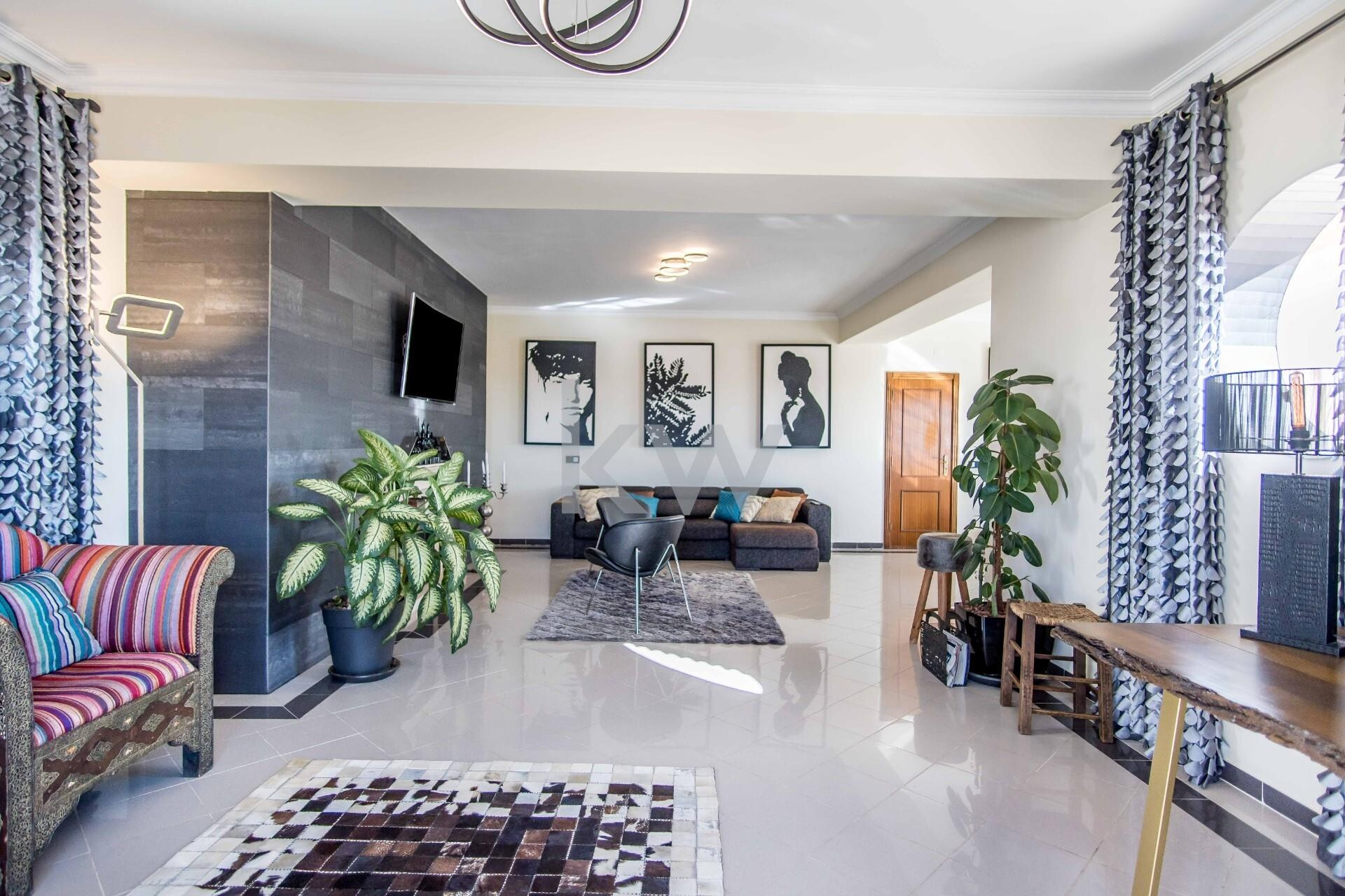 Apartamento T4 à Venda em Praia da Rocha - Portugal - 3
