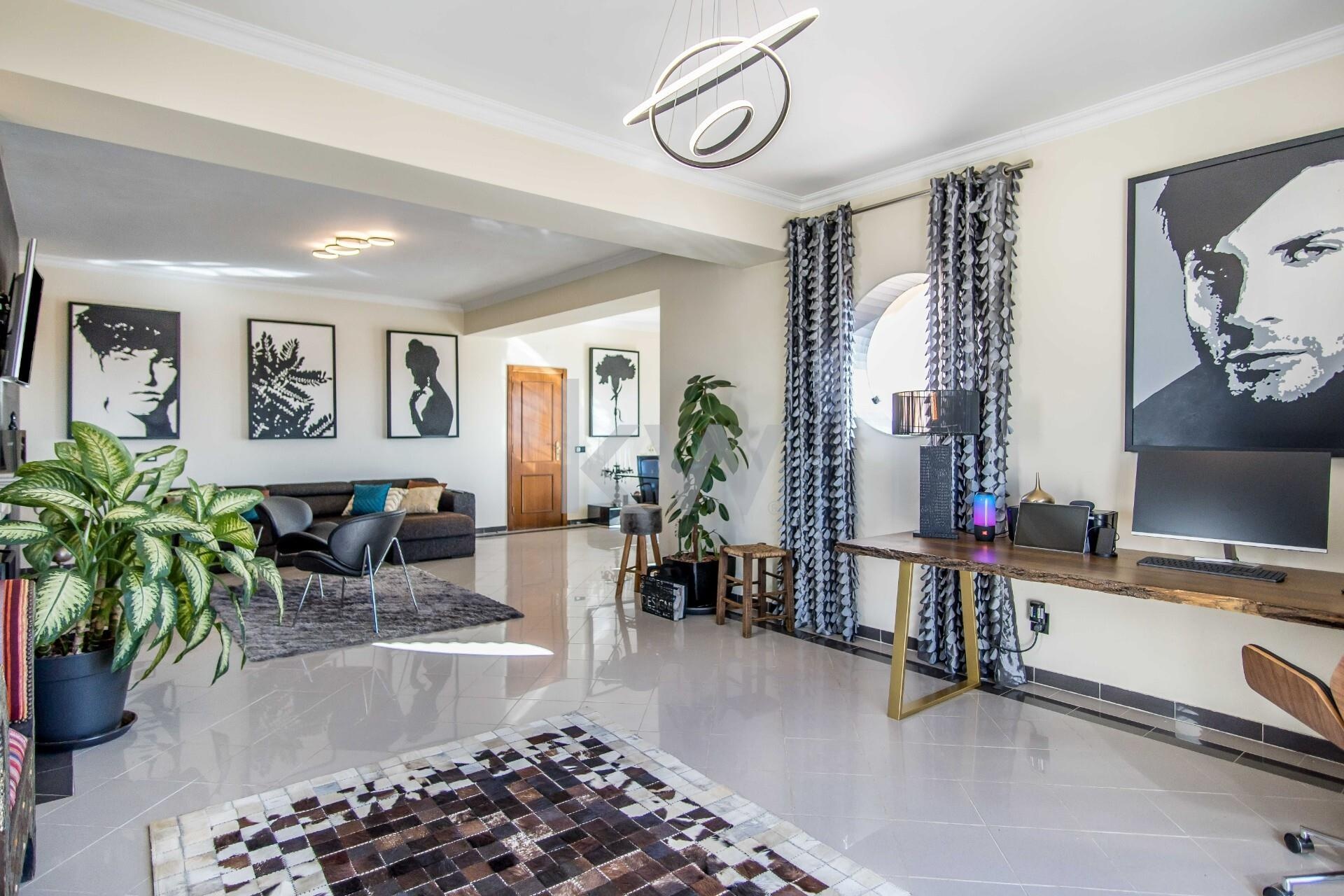 Apartamento T4 à Venda em Praia da Rocha - Portugal - 4