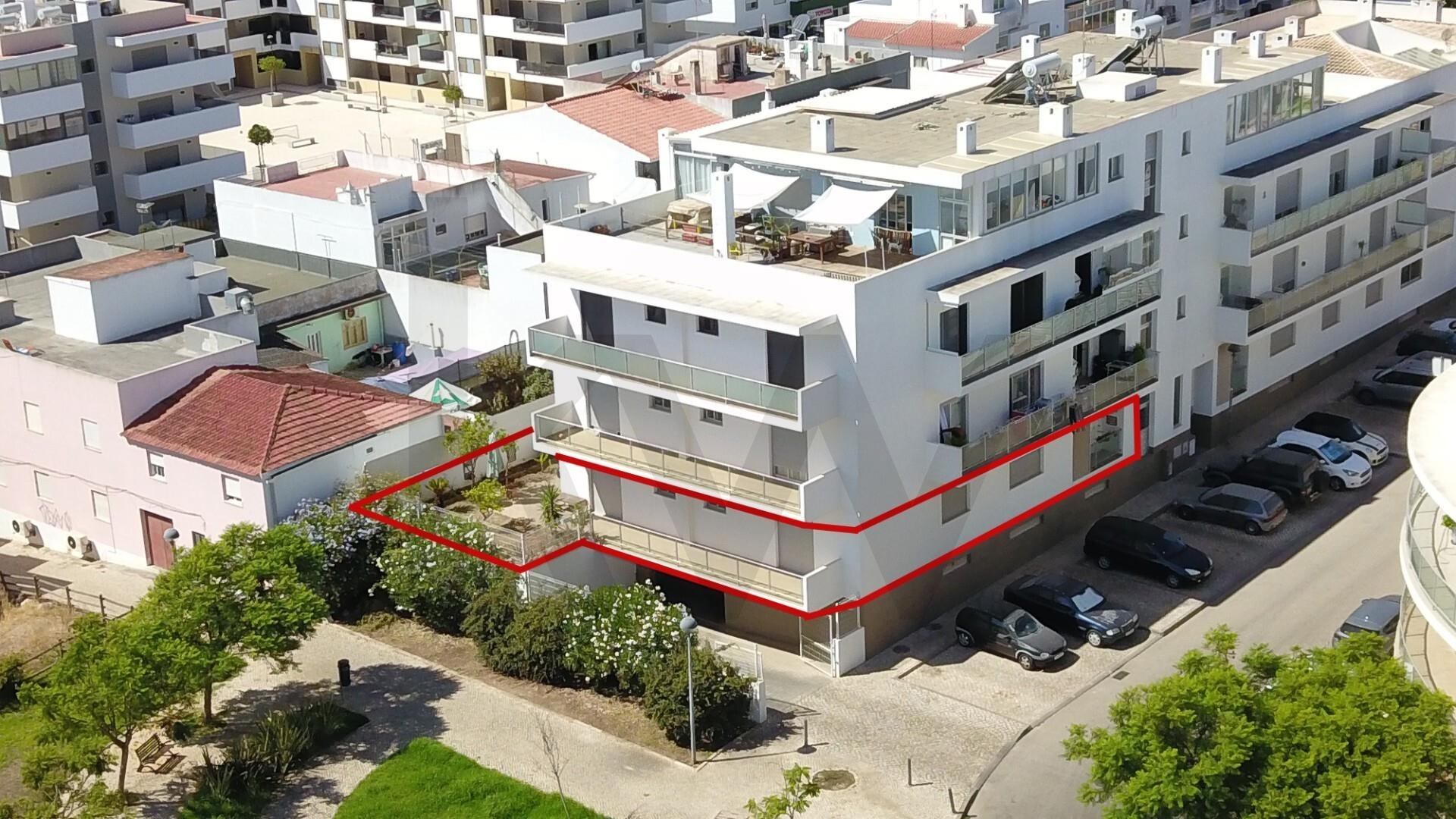Apartamento T4 à Venda em Praia da Rocha - Portugal - 1