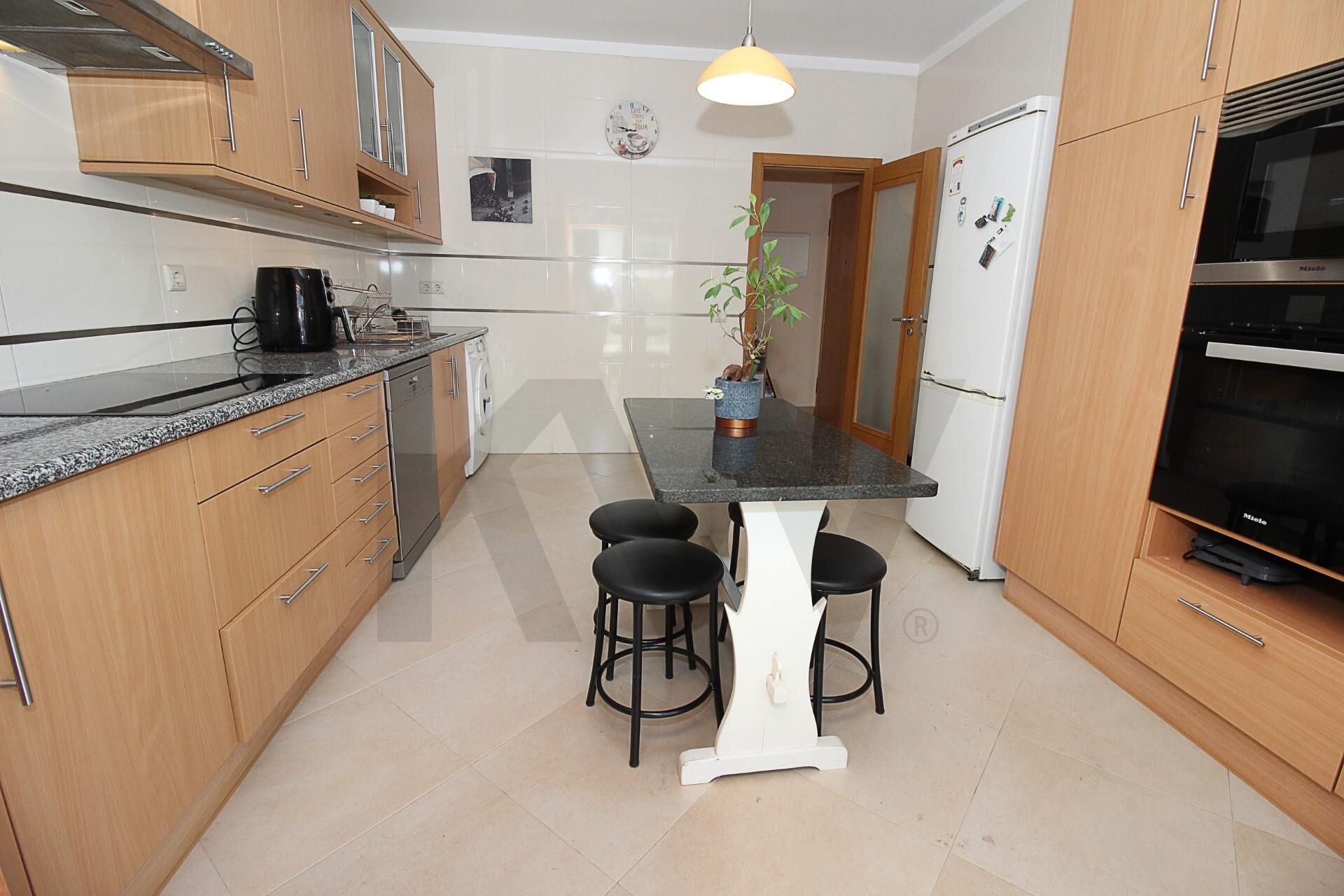 Apartamento T4 à Venda em Praia da Rocha - Portugal - 7