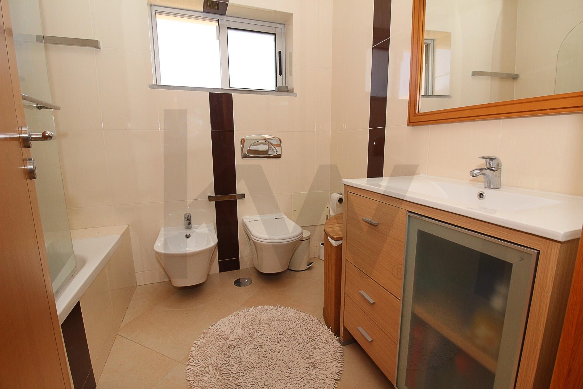 Apartamento T4 à Venda em Praia da Rocha - Portugal - 8