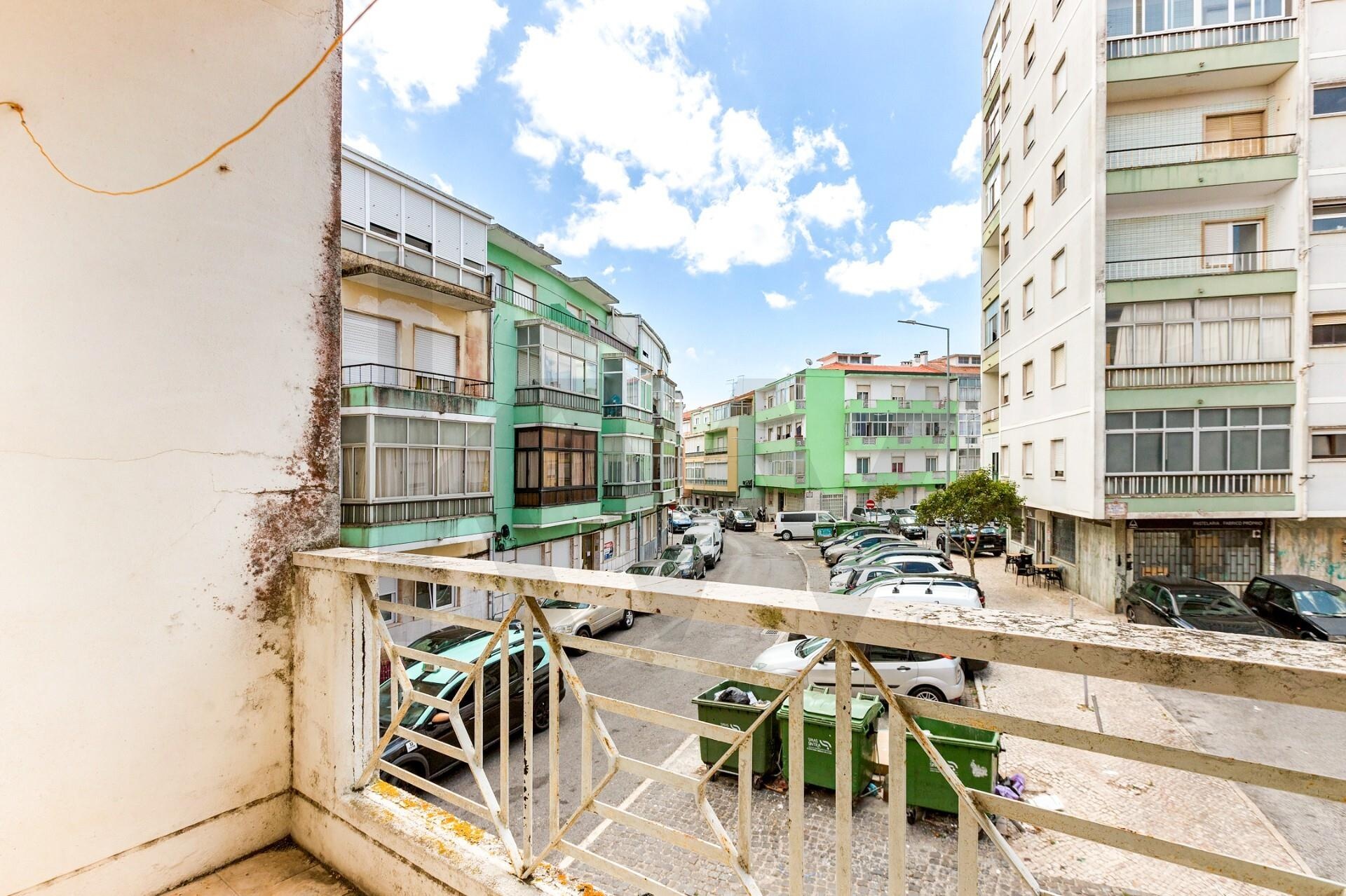 Apartamento T4 à Venda em Queluz - Lisboa - Portugal - 2