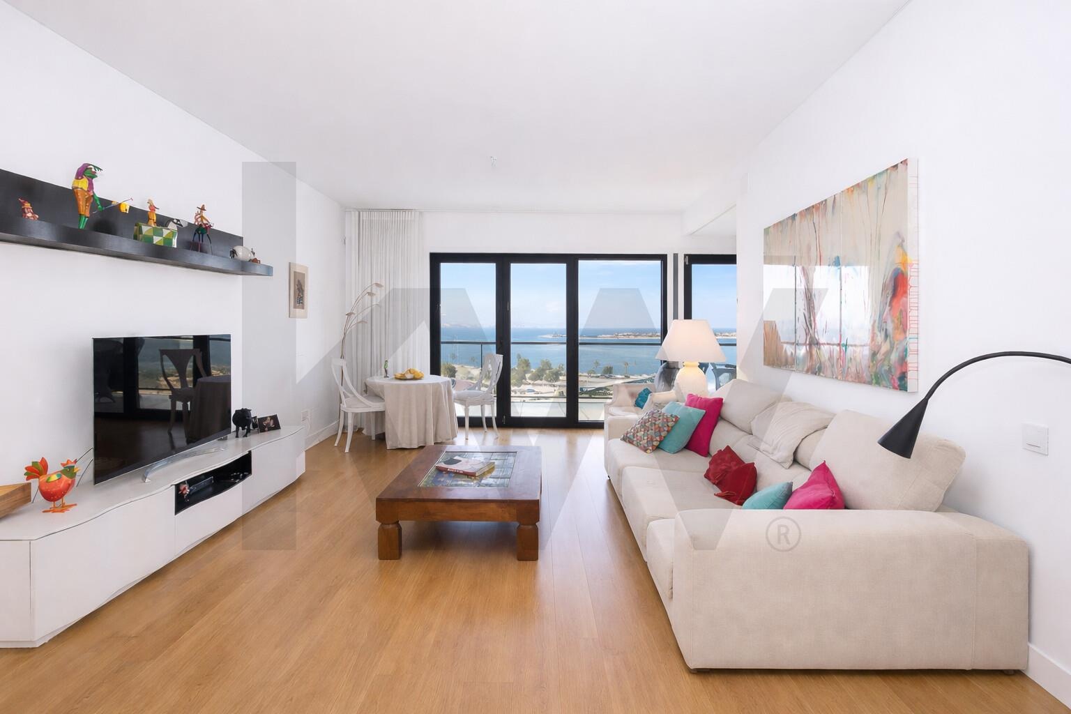 Apartamento T4 à Venda em Seixal - Portugal - 2