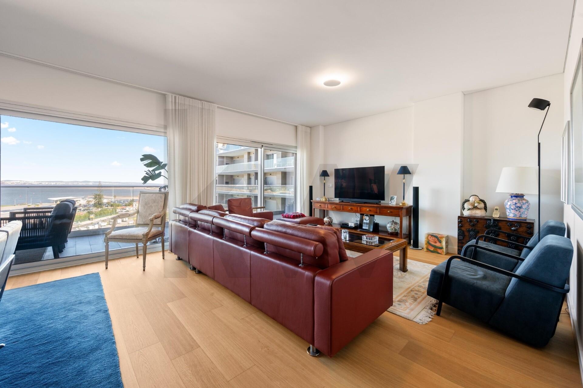 Apartamento T4 à Venda em Seixal - Portugal - 2