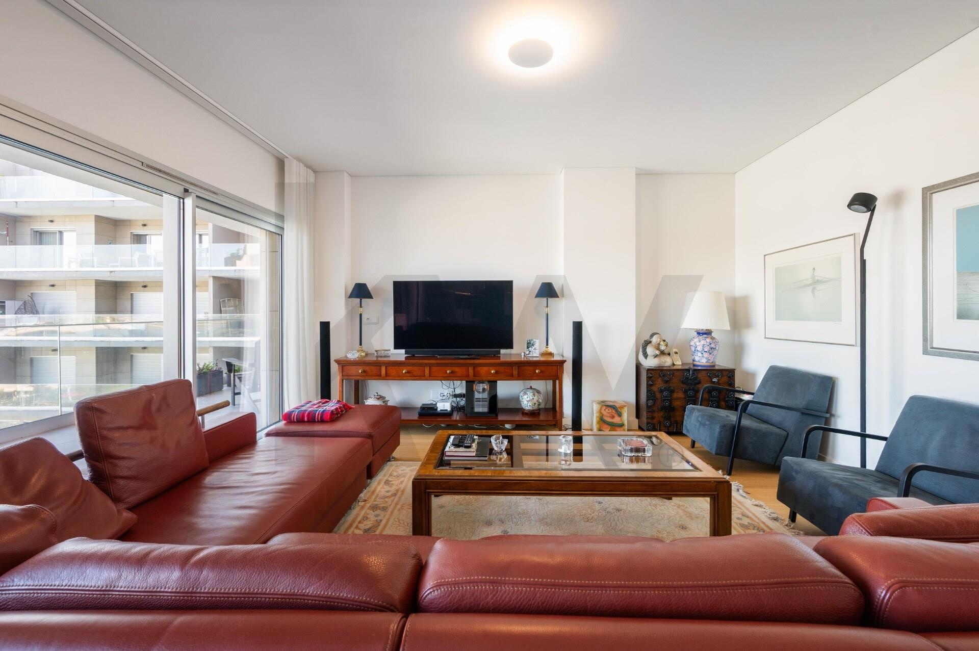 Apartamento T4 à Venda em Seixal - Portugal - 3