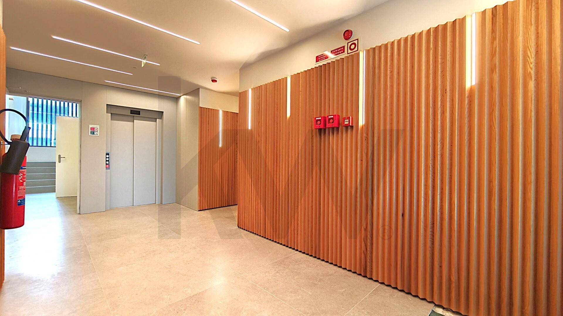 Apartamento T4 à Venda em Vila Nova de Gaia - Portugal - 2
