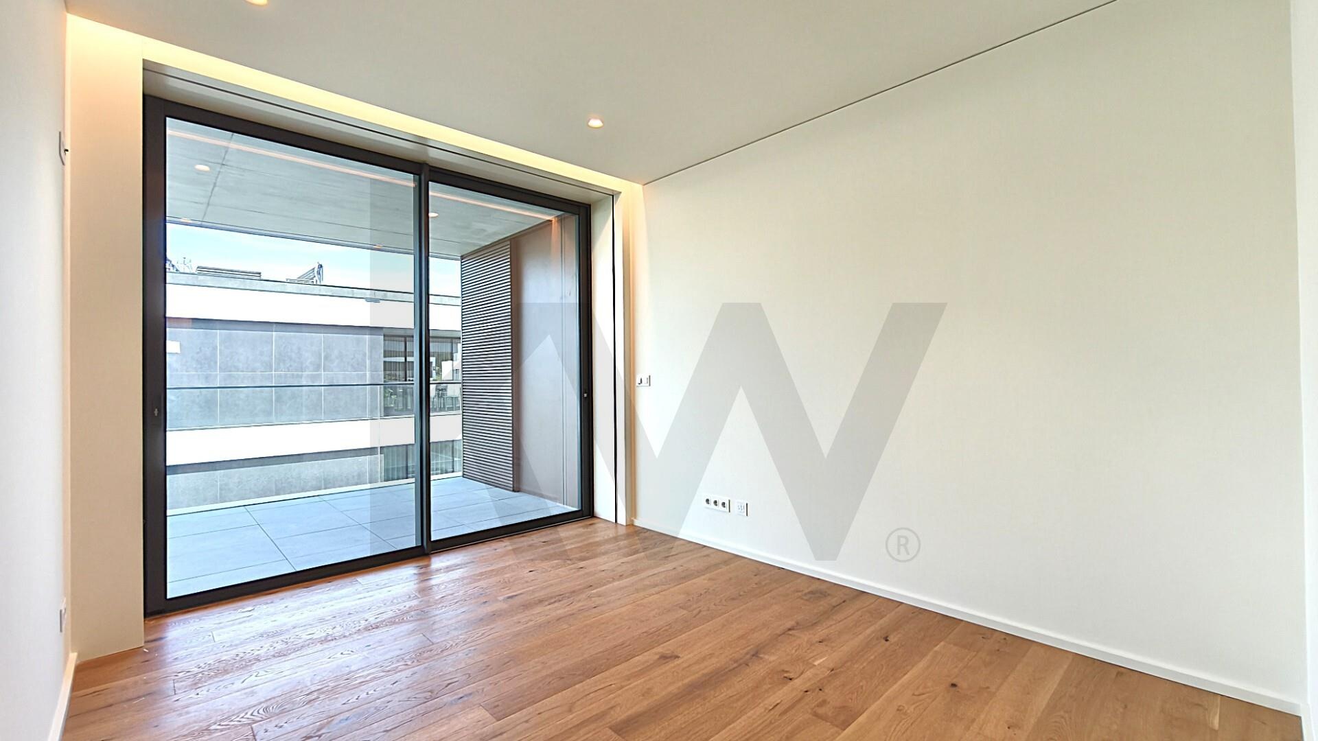 Apartamento T4 à Venda em Vila Nova de Gaia - Portugal - 8