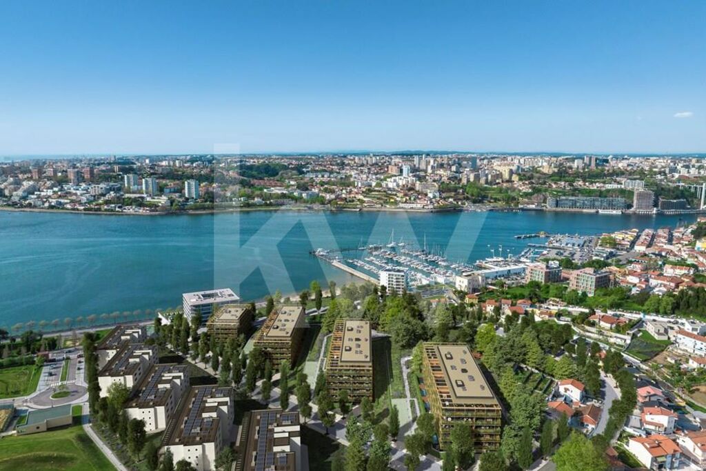 Apartamento T4 na Planta à Venda em Vila Nova de Gaia - Portugal - 8