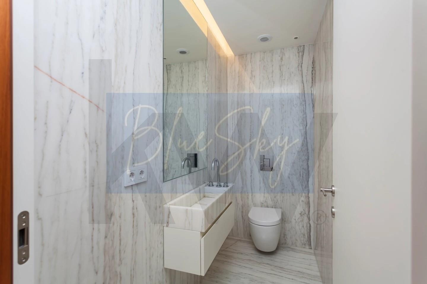 Apartamento T4 à Venda em Vila Nova De Gaia - Porto - Portugal - 8