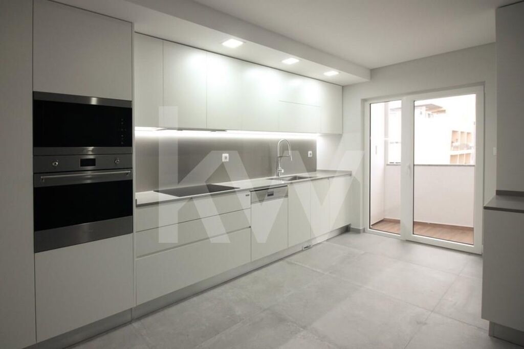 Apartamento T4 na Planta à Venda em Carcavelos - Lisboa - Portugal - 6