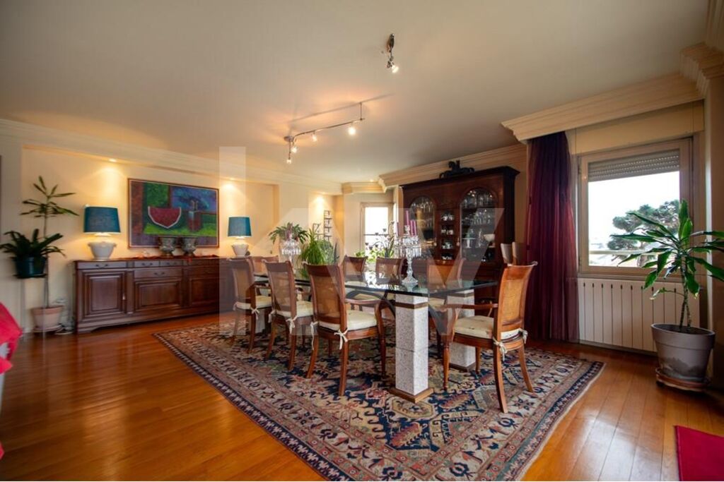 Apartamento T5+ à Venda em Porto - Portugal - 2
