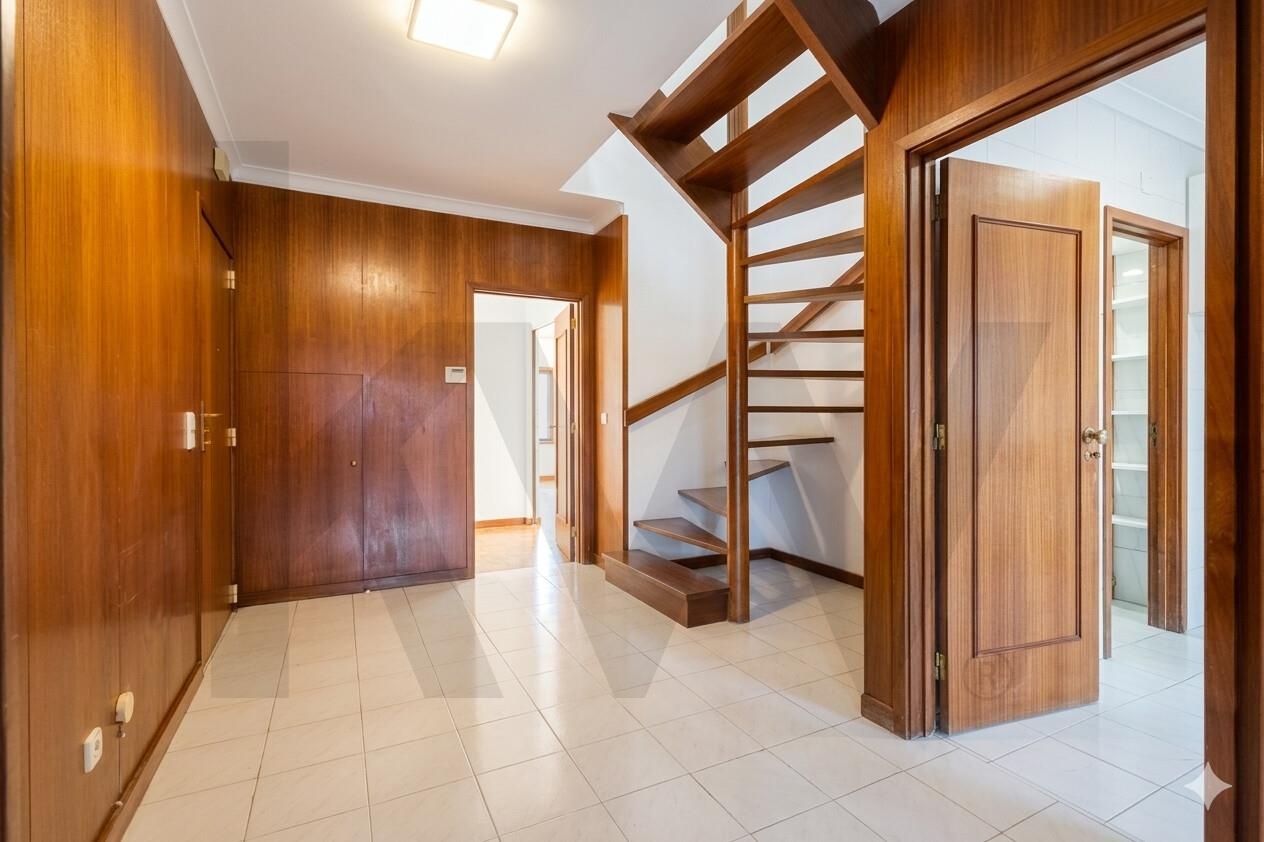 Apartamento T5+ à Venda em Porto - Portugal - 2