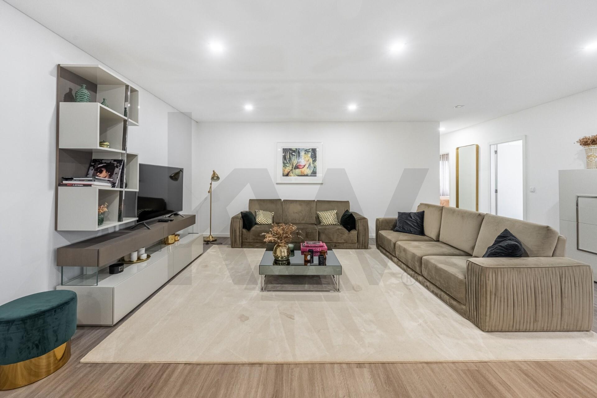 Apartamento T5+ à Venda em Porto - Portugal - 2